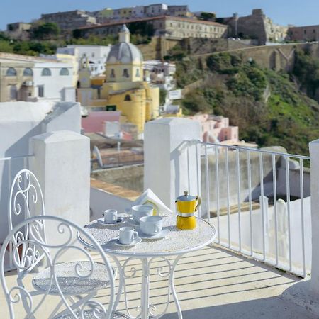 Torretta Corricella- Torretta Apartment Прочида Екстериор снимка