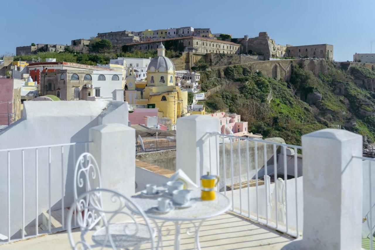 Torretta Corricella- Torretta Apartment Прочида Екстериор снимка