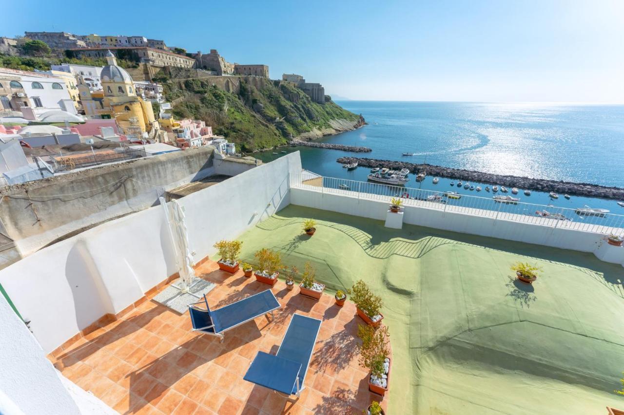 Torretta Corricella- Torretta Apartment Прочида Екстериор снимка