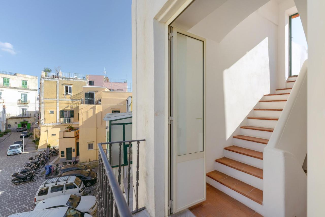 Torretta Corricella- Torretta Apartment Прочида Екстериор снимка