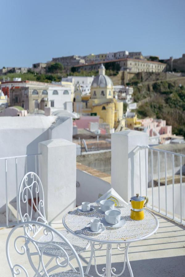 Torretta Corricella- Torretta Apartment Прочида Екстериор снимка