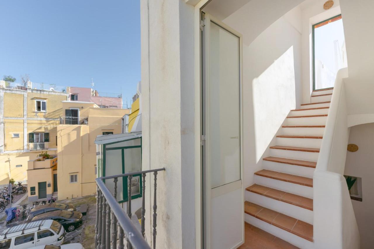 Torretta Corricella- Torretta Apartment Прочида Екстериор снимка